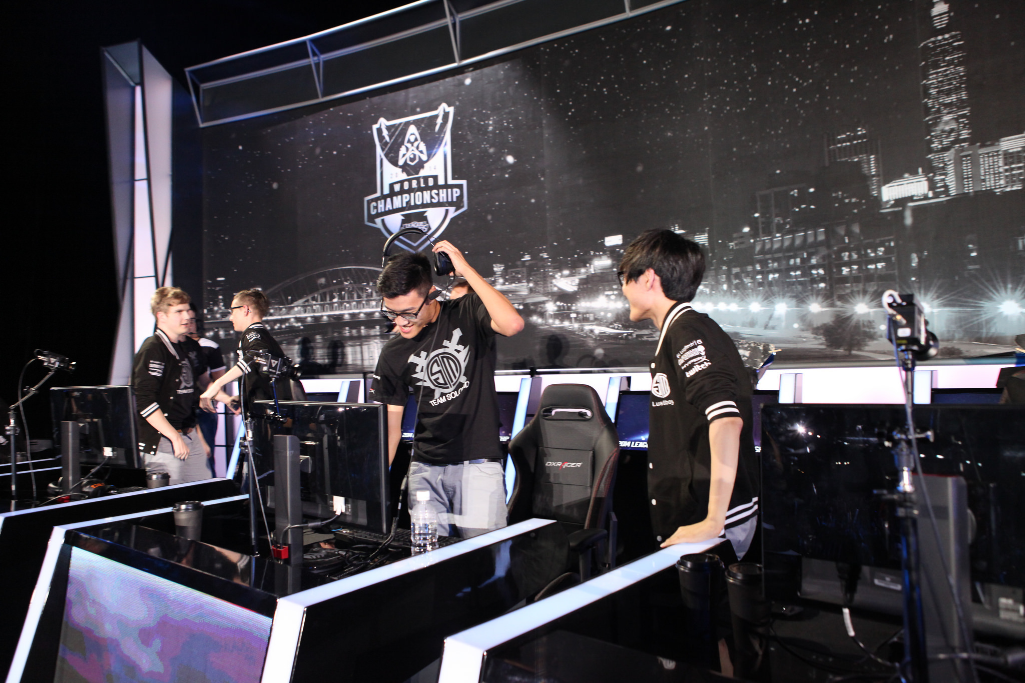 王者榮耀服務(wù)器故障致玩家信譽(yù)分被系統(tǒng)誤判違規(guī)扣除，補(bǔ)償方案爭(zhēng)議引發(fā)玩家集體不滿(mǎn)