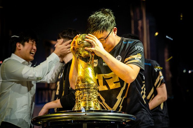 KPL秋季賽花樓久誠教練對決，TTG戰(zhàn)隊迎戰(zhàn)AG超玩會